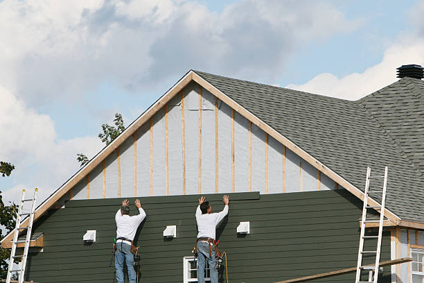 Professional Siding Contractor technician working in Purcellville, VA